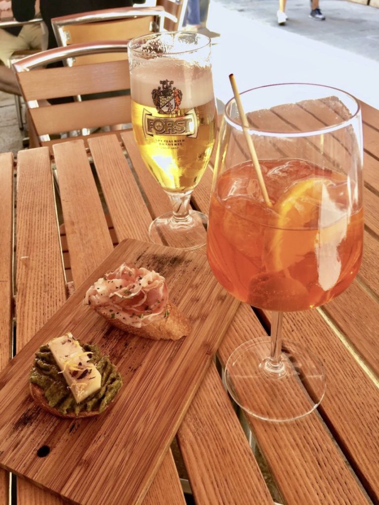 aperol spritz and wine bar in venice