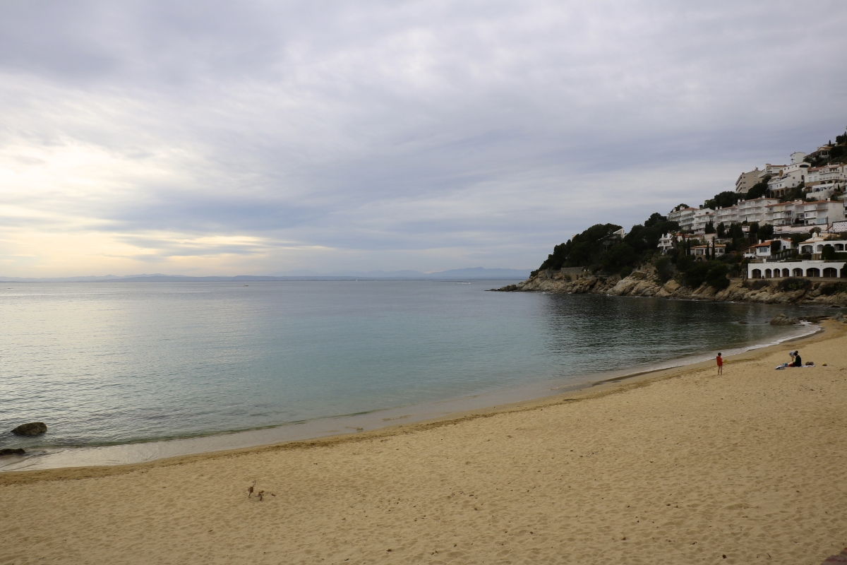 Beach in Roses